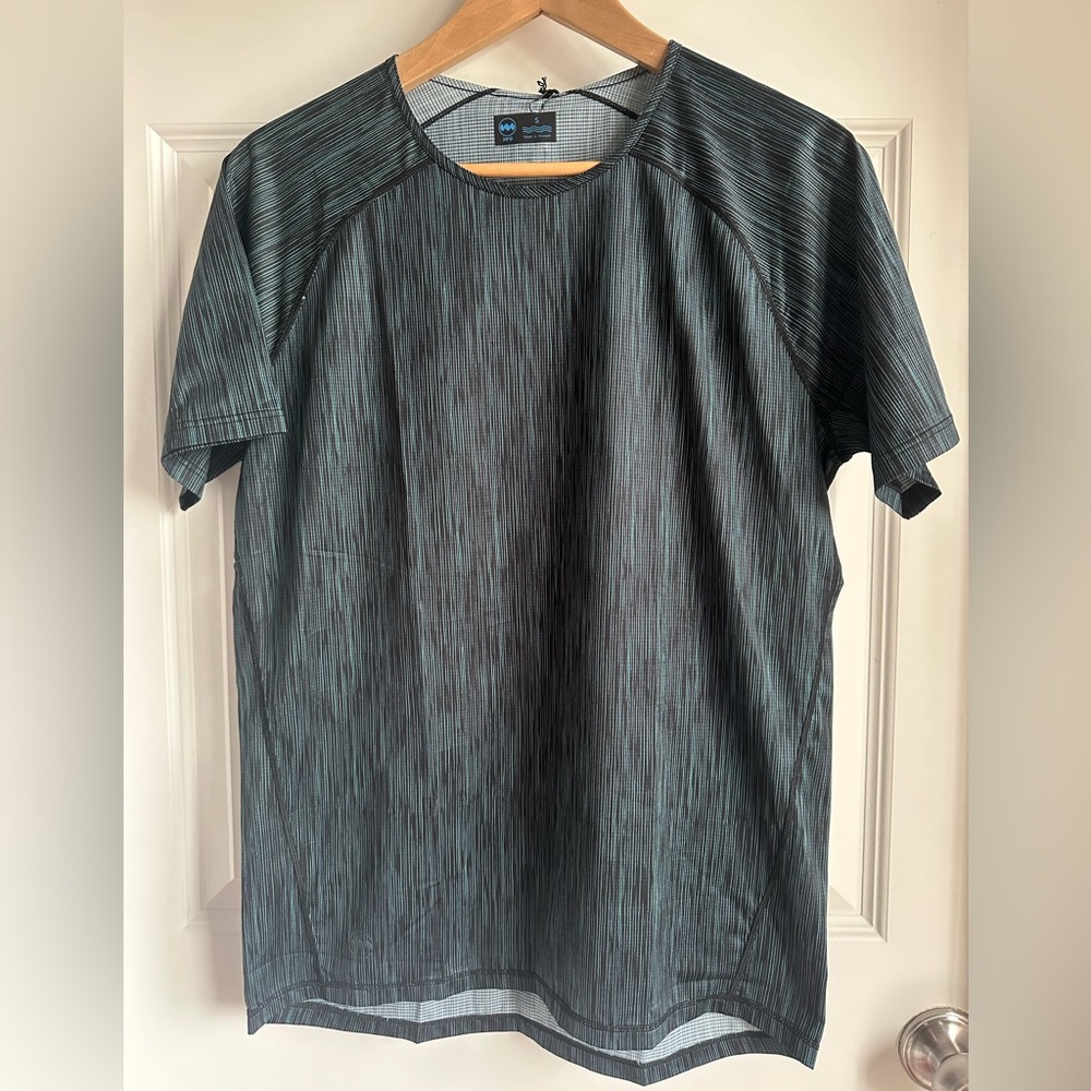 Janji Black and Gray Short Sleeve Tee